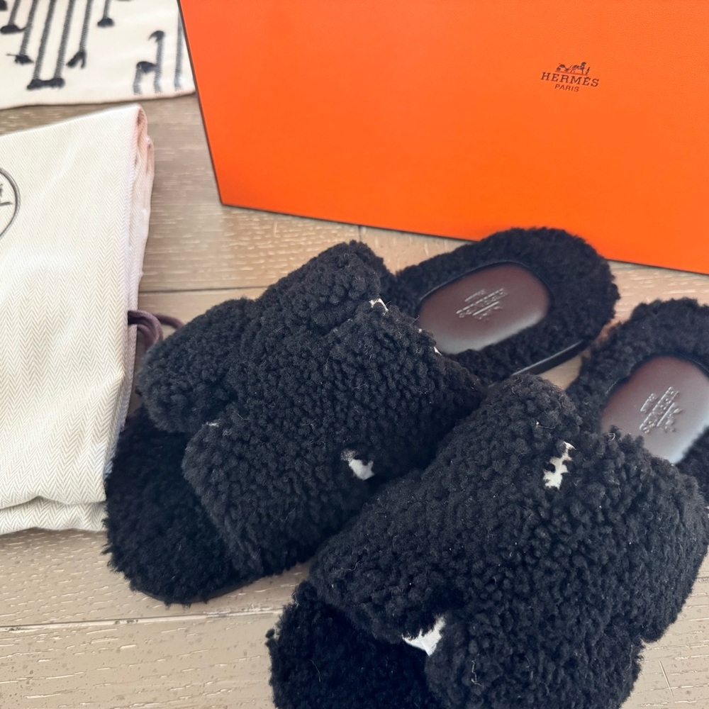 Hermès Izmir Sandal Men’s 42 Black Plush